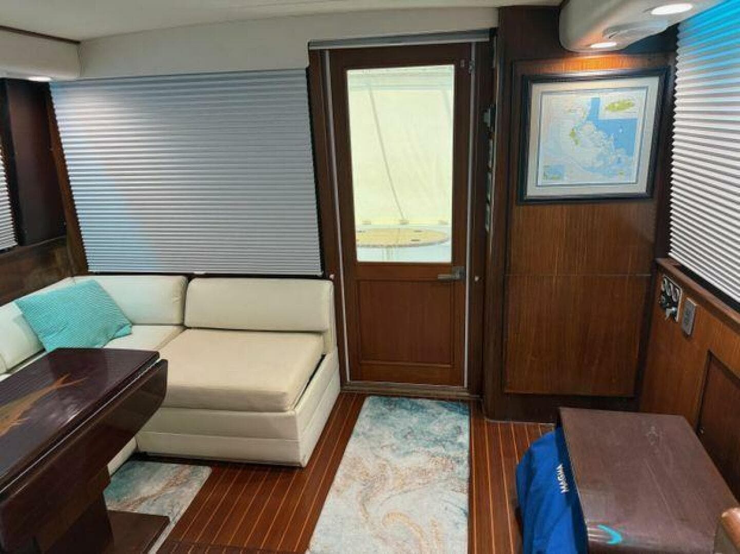 1990 Hatteras 45 Convertible — photo 12