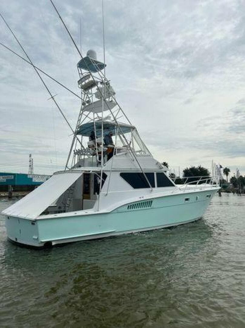 1990 Hatteras 45 Convertible — photo 2