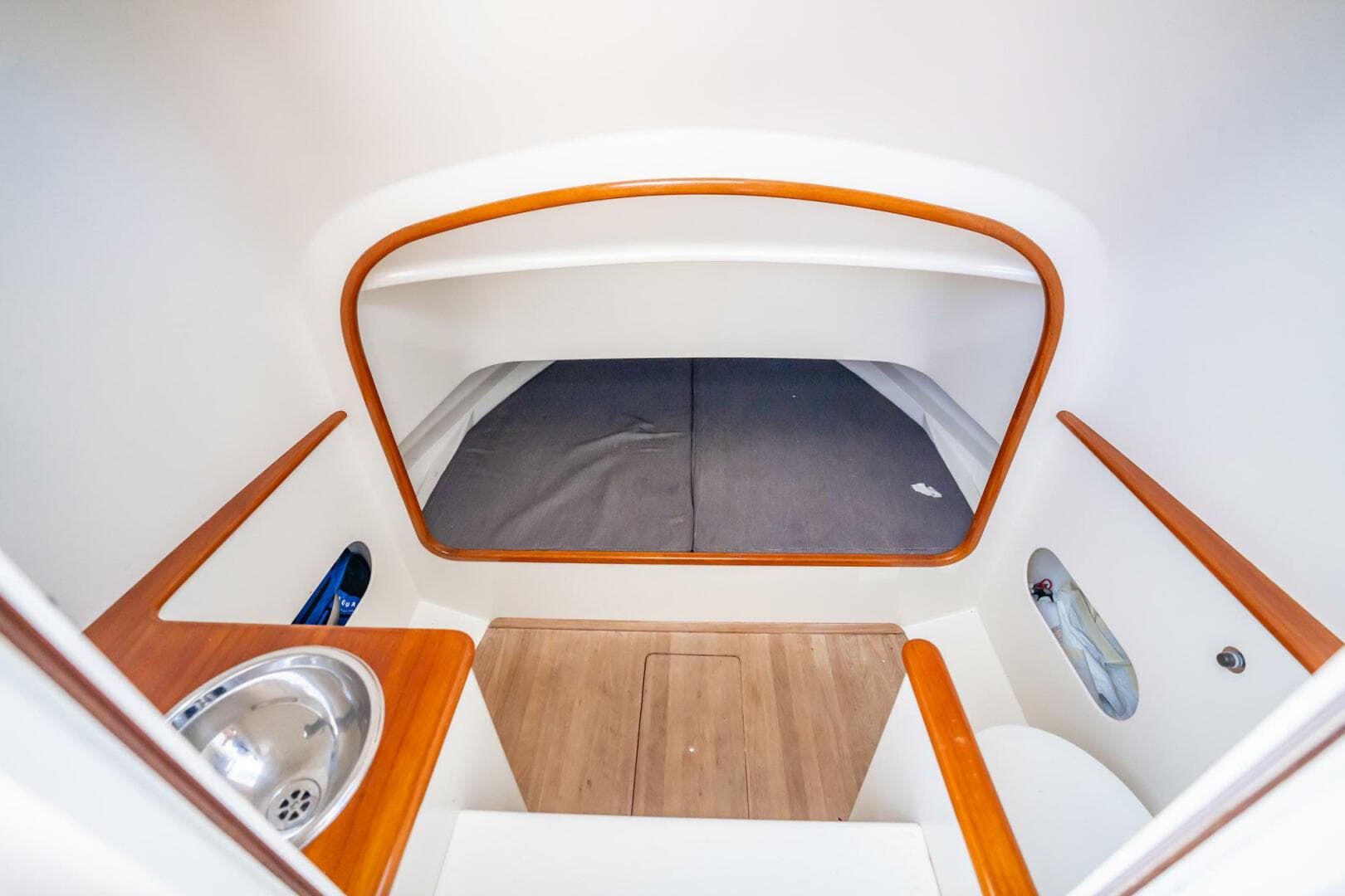 2003 Gamefisherman 34 Express — photo 9