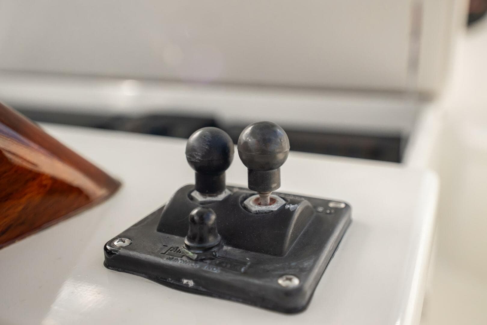 2003 Gamefisherman 34 Express — photo 33