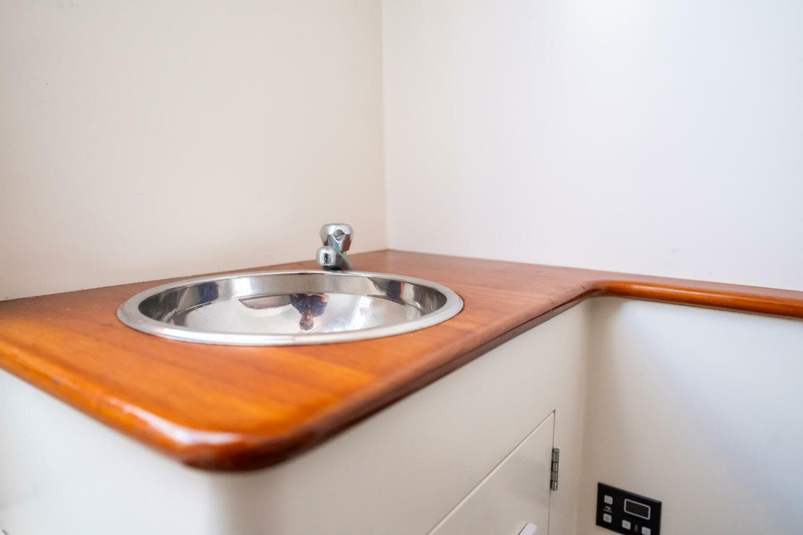 2003 Gamefisherman 34 Express — photo 10