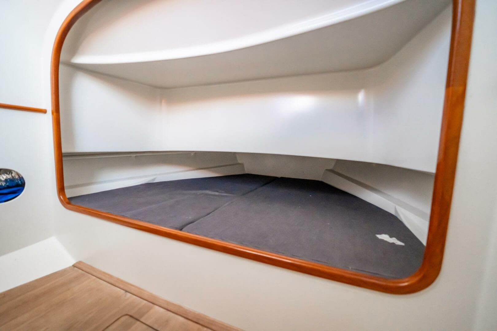 2003 Gamefisherman 34 Express — photo 13