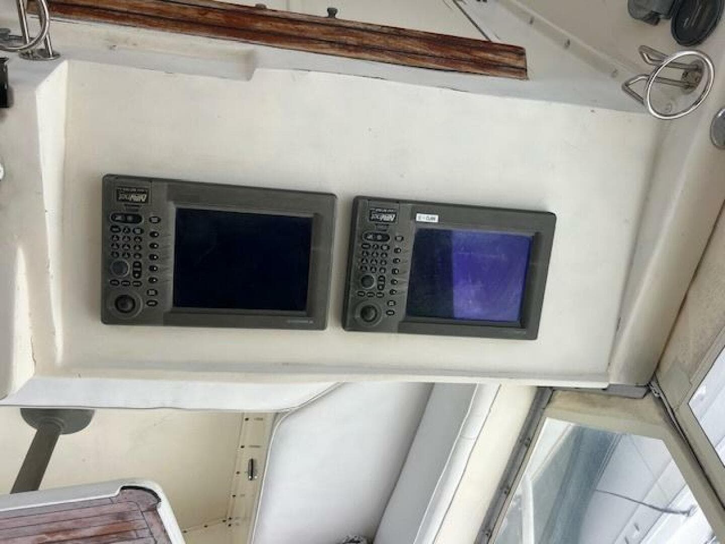 1986 Hatteras SF 52 — photo 21