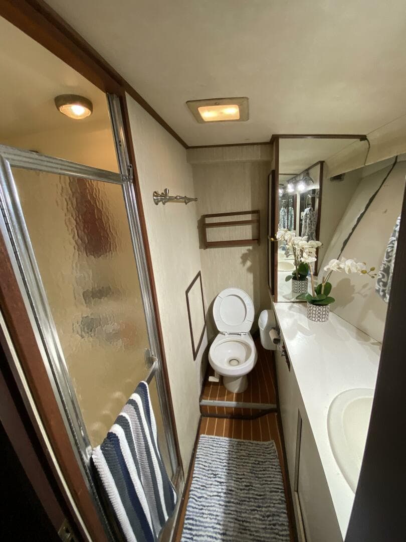 1986 Hatteras SF 52 — photo 16