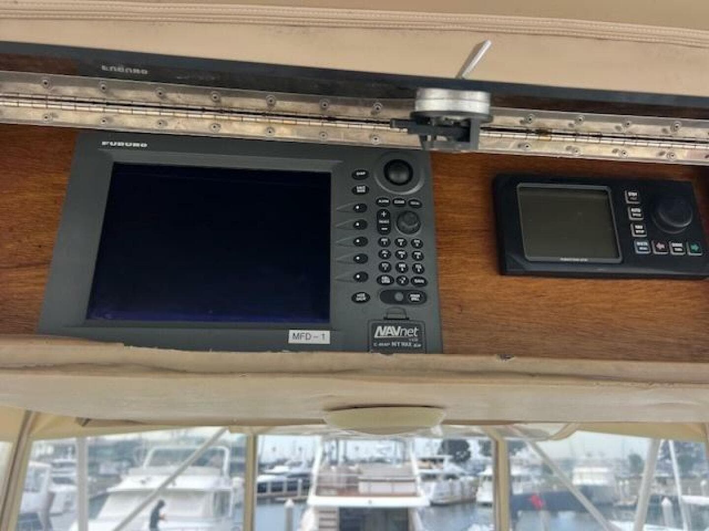 1986 Hatteras SF 52 — photo 22