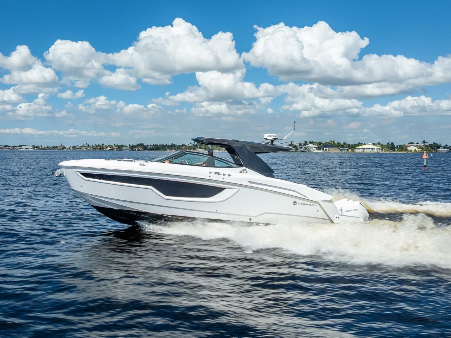 2022 Cruisers Yachts Gls OB — photo 4