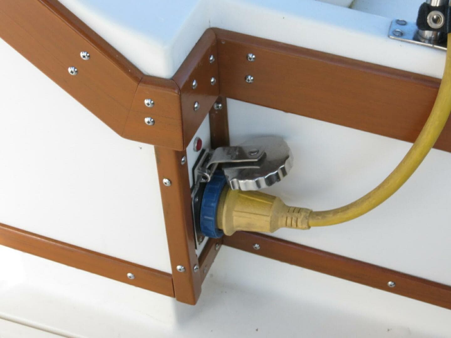 1978 Bertram 28 Flybridge Cruiser — photo 11