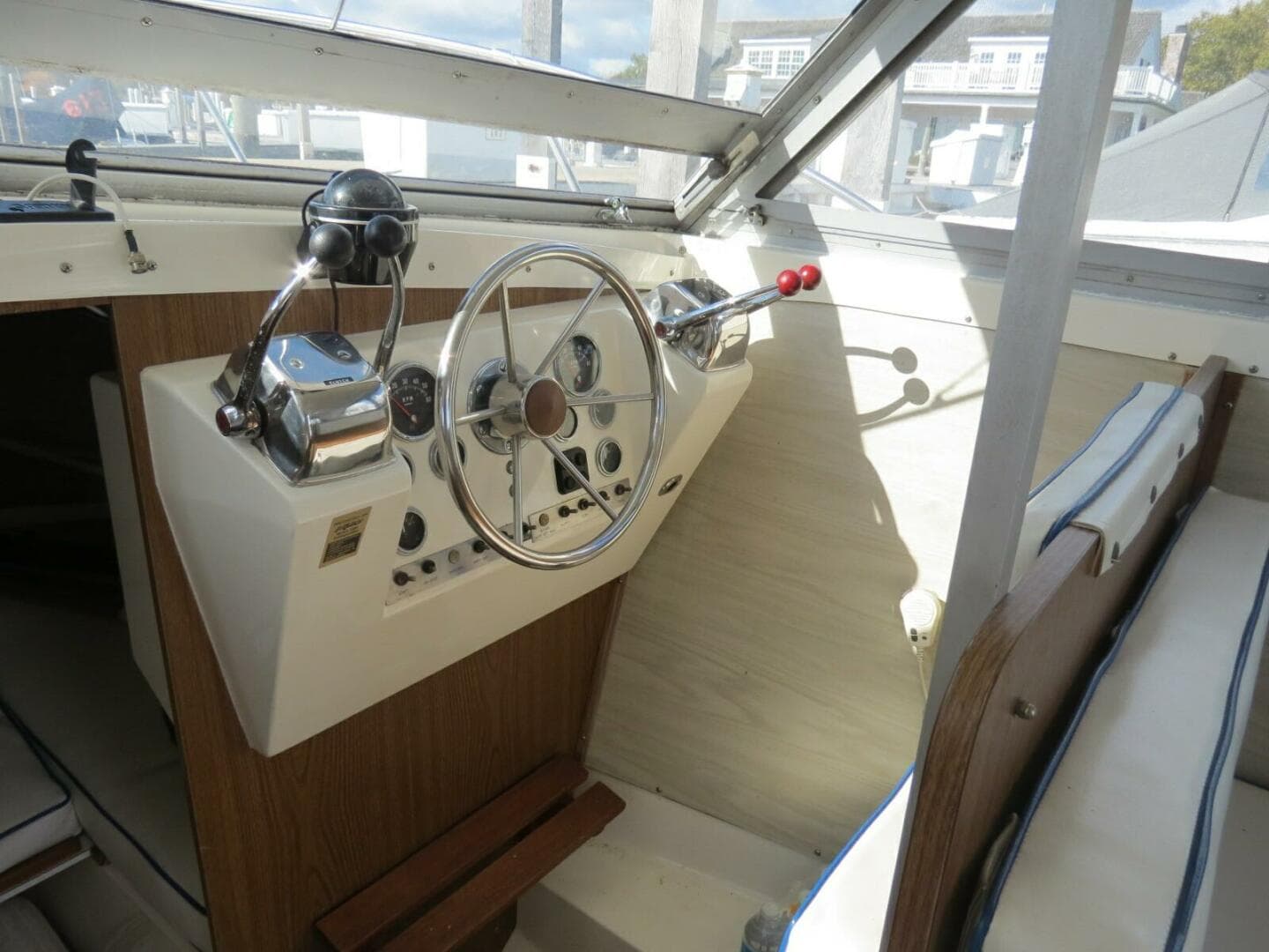1978 Bertram 28 Flybridge Cruiser — photo 16