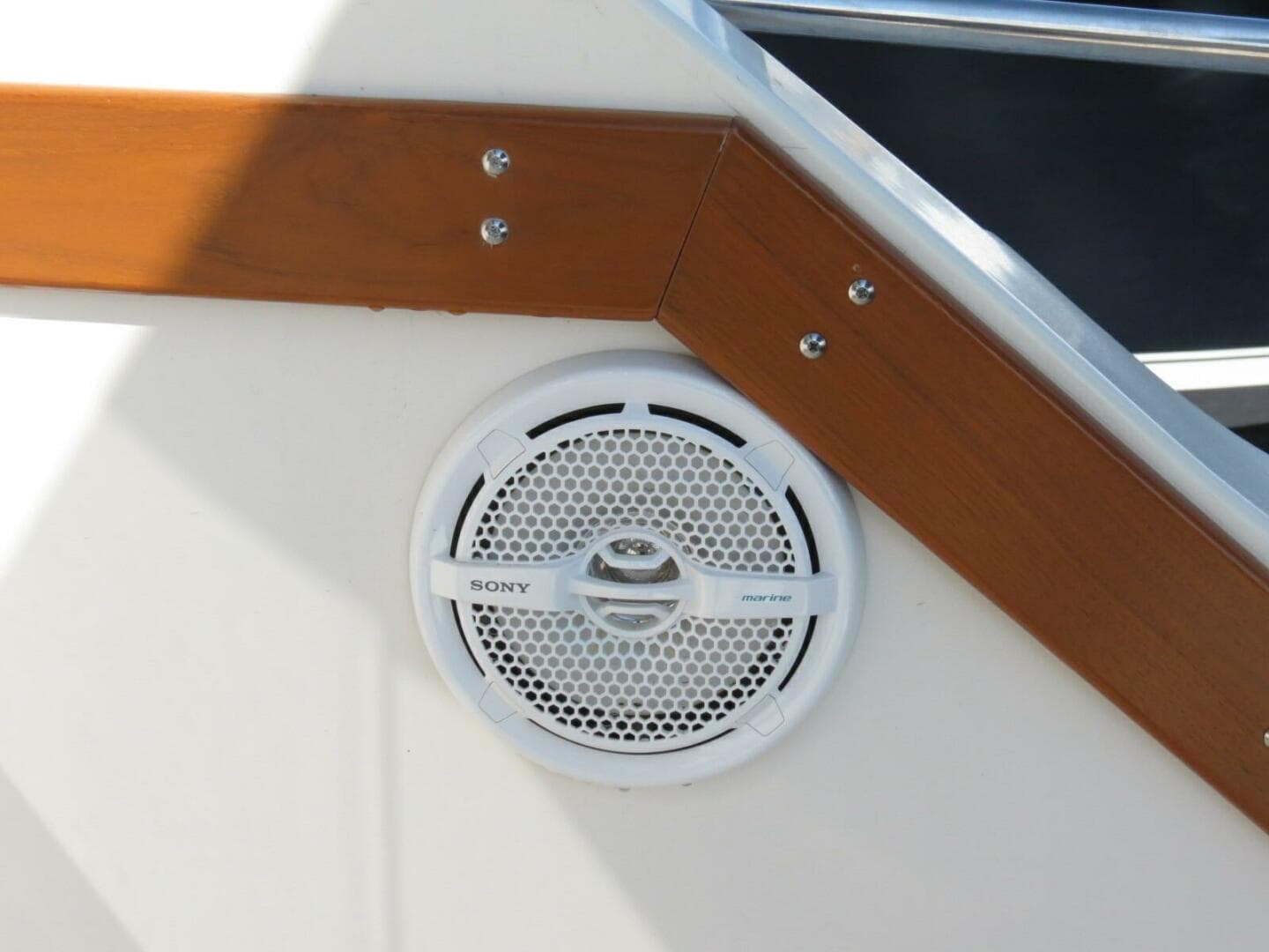 1978 Bertram 28 Flybridge Cruiser — photo 12