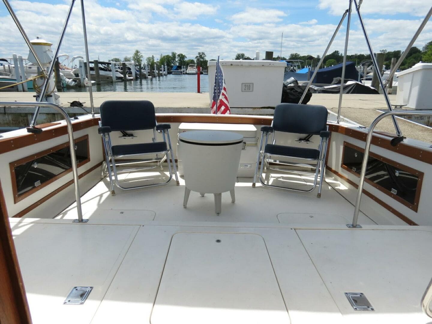 1978 Bertram 28 Flybridge Cruiser — photo 10
