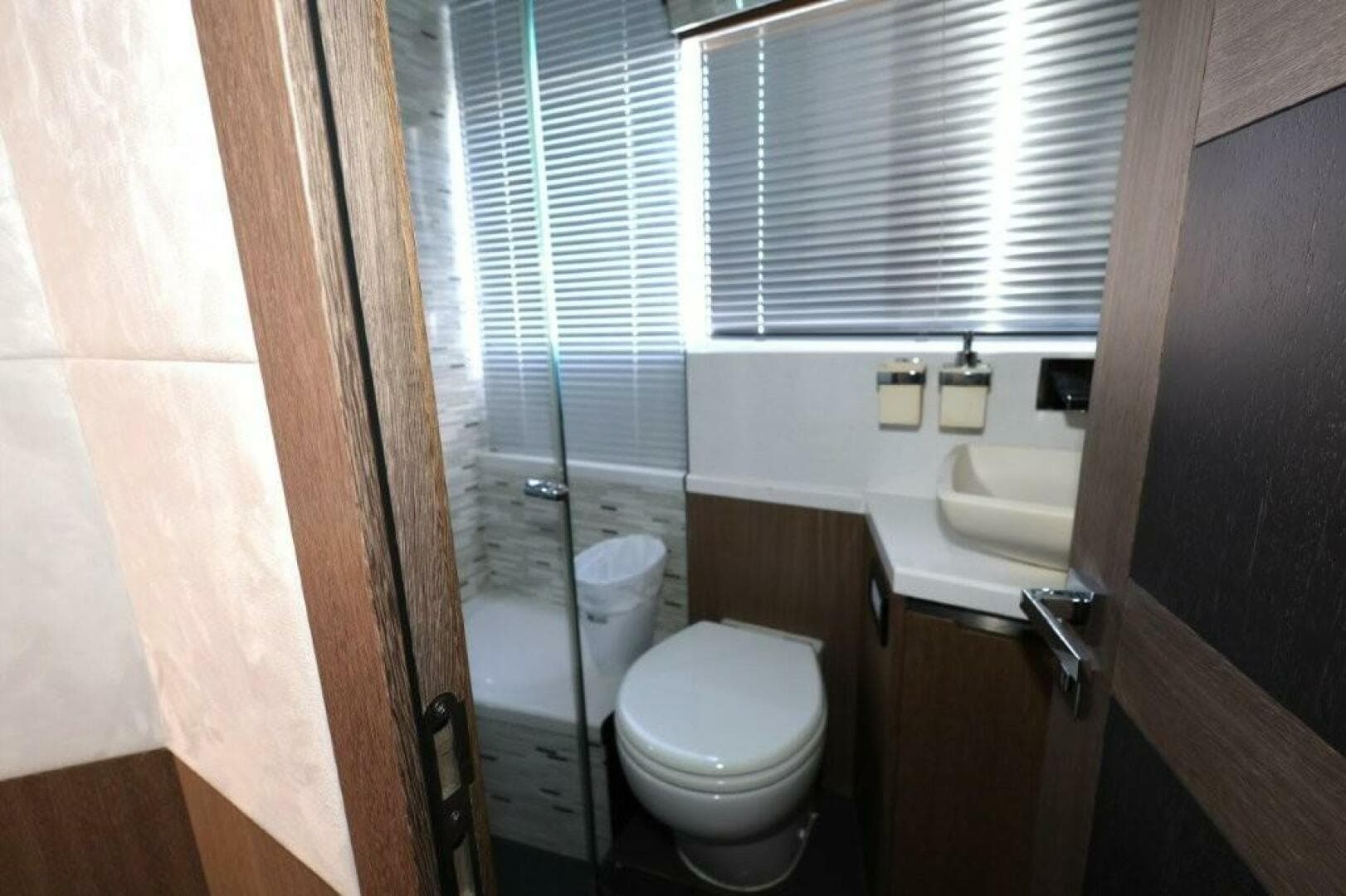 2019 Galeon 650 Sky — photo 50