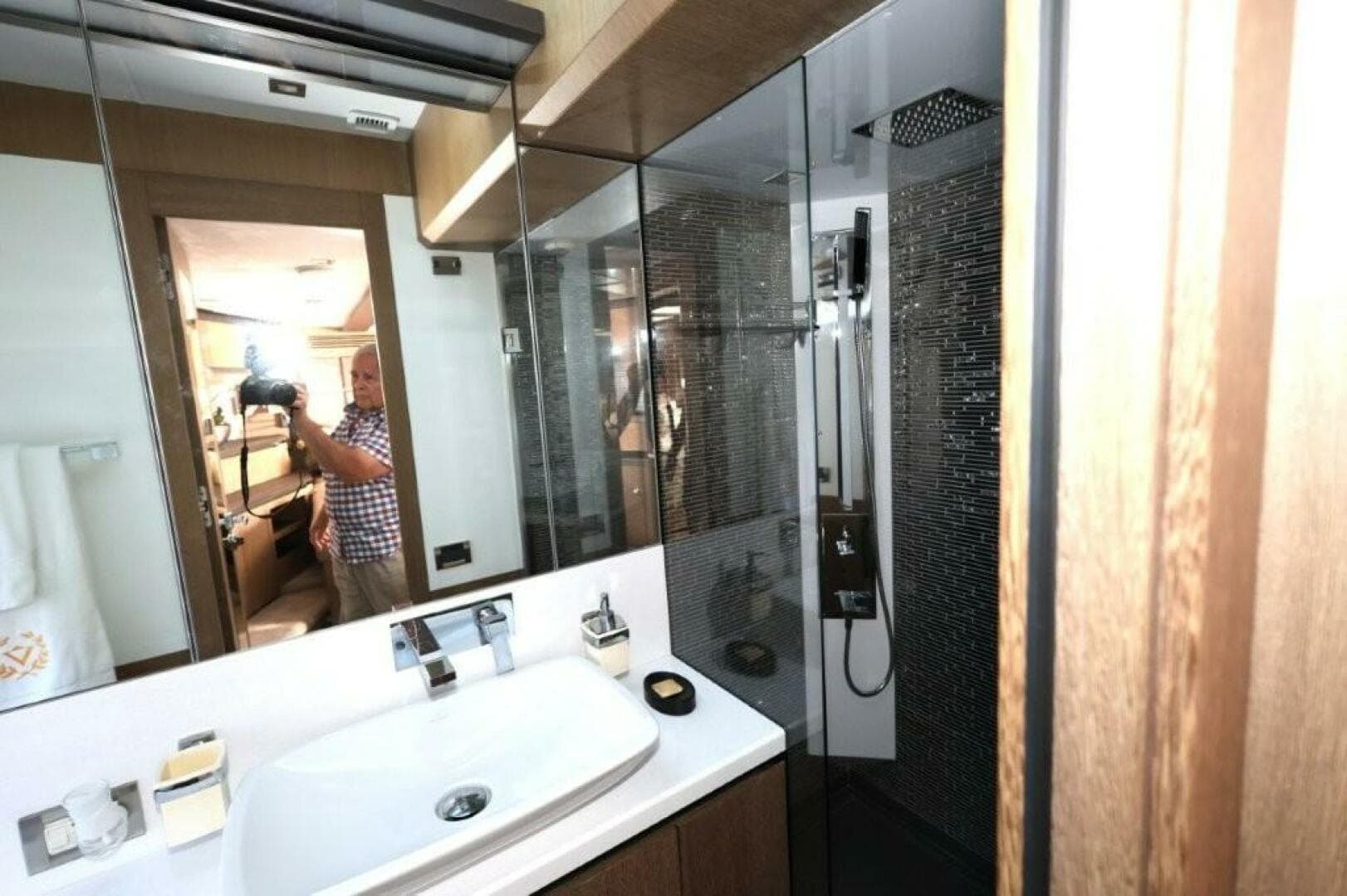 2019 Galeon 650 Sky — photo 43