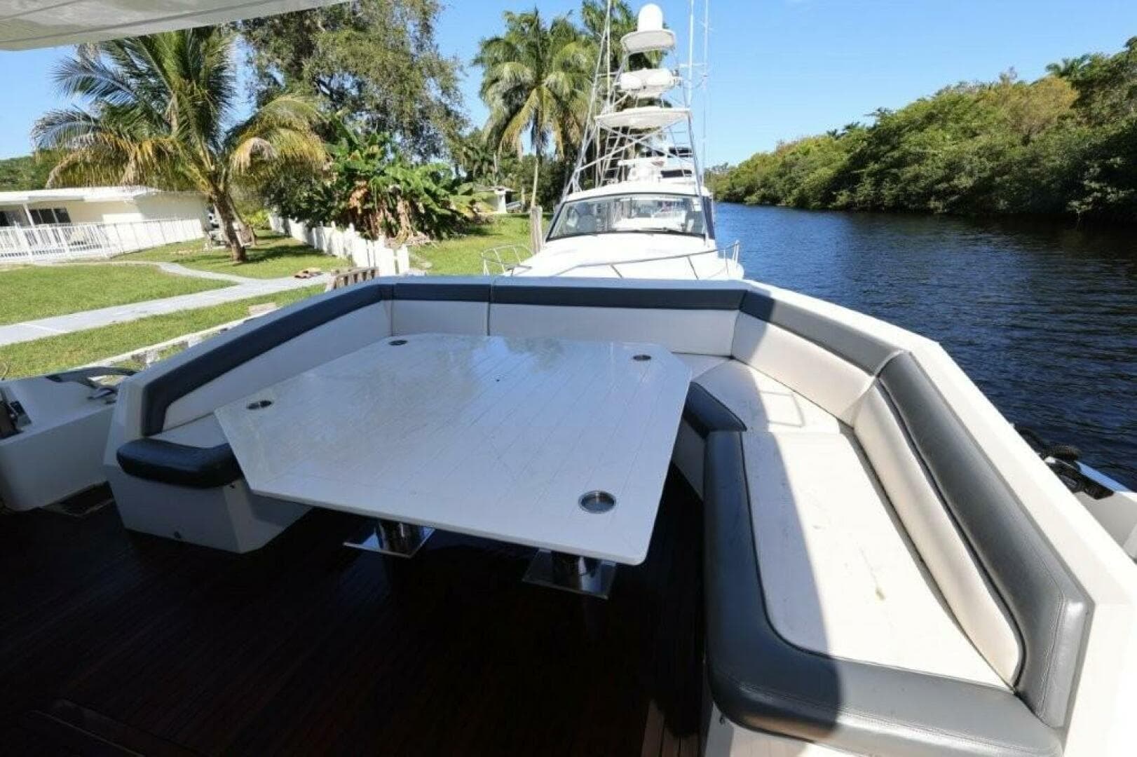 2019 Galeon 650 Sky — photo 21