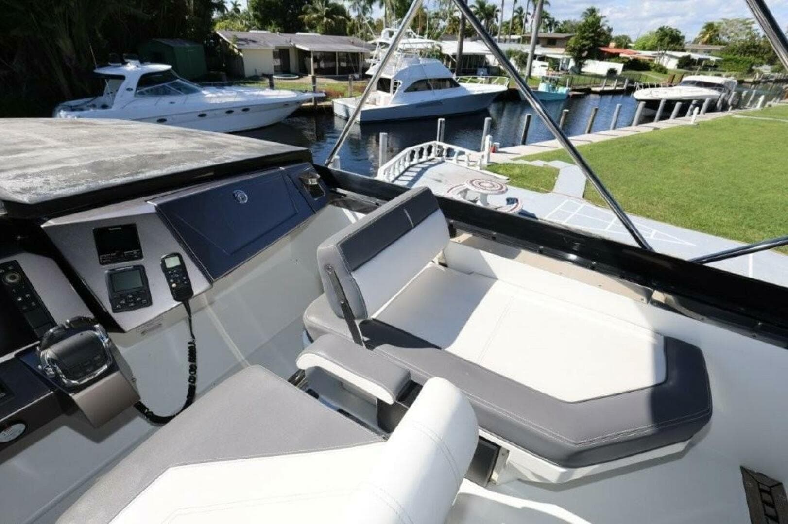 2019 Galeon 650 Sky — photo 12