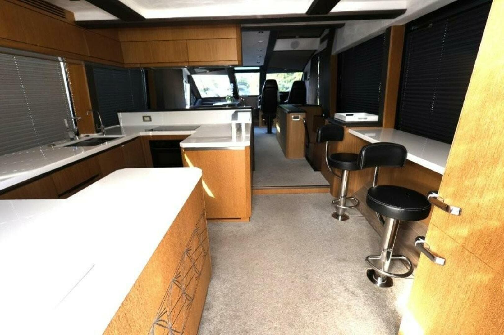 2019 Galeon 650 Sky — photo 26
