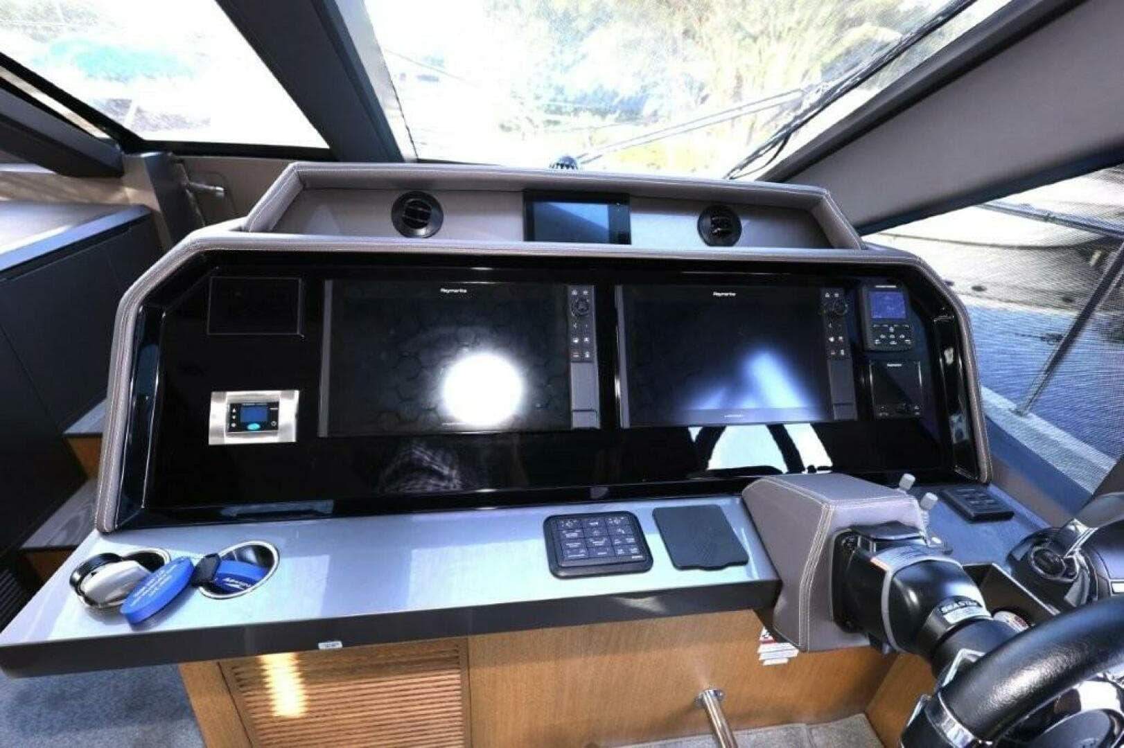 2019 Galeon 650 Sky — photo 34