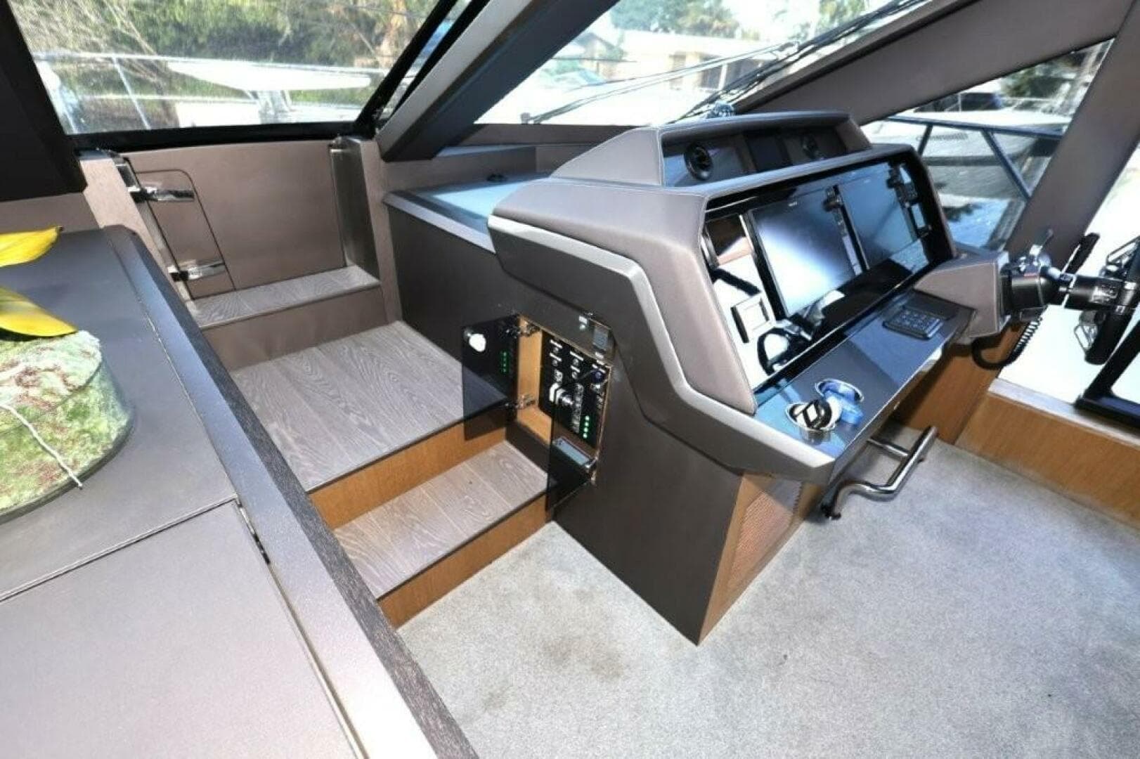 2019 Galeon 650 Sky — photo 36