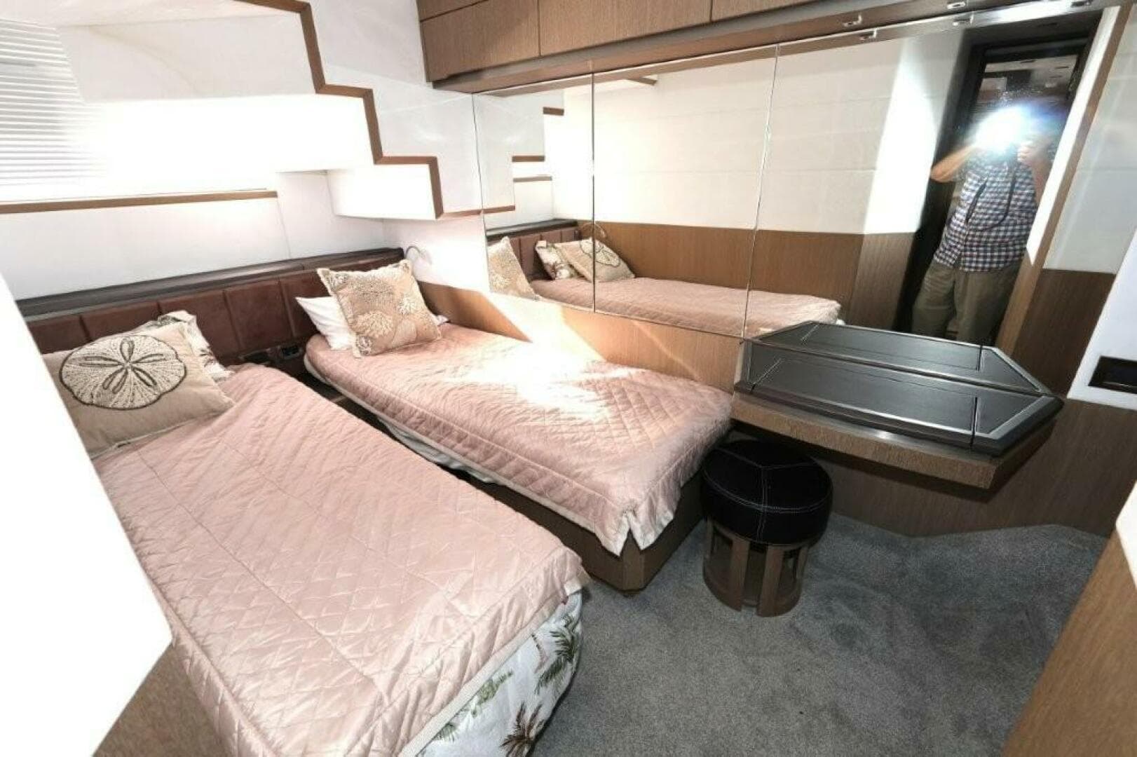 2019 Galeon 650 Sky — photo 47