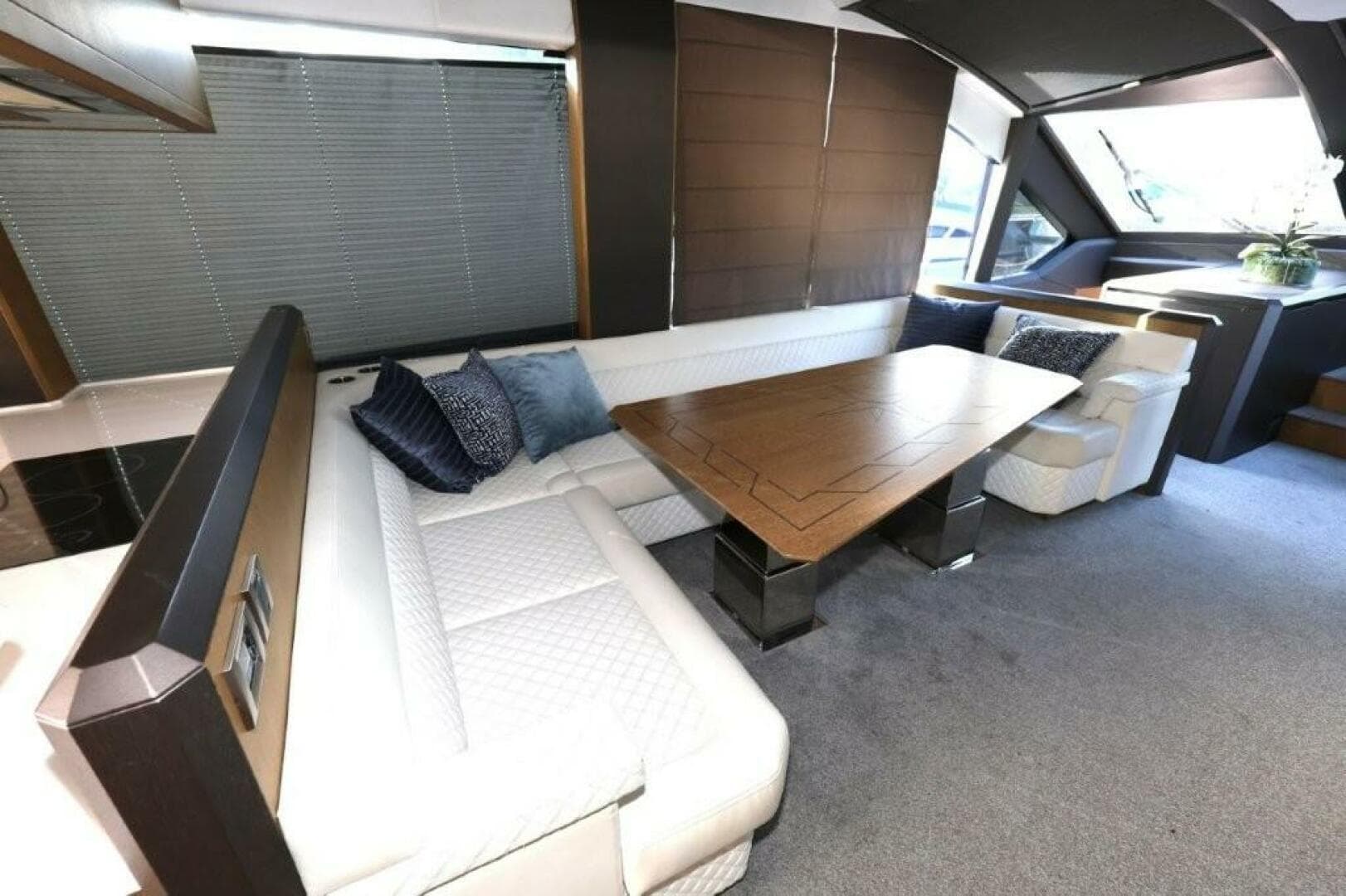 2019 Galeon 650 Sky — photo 31