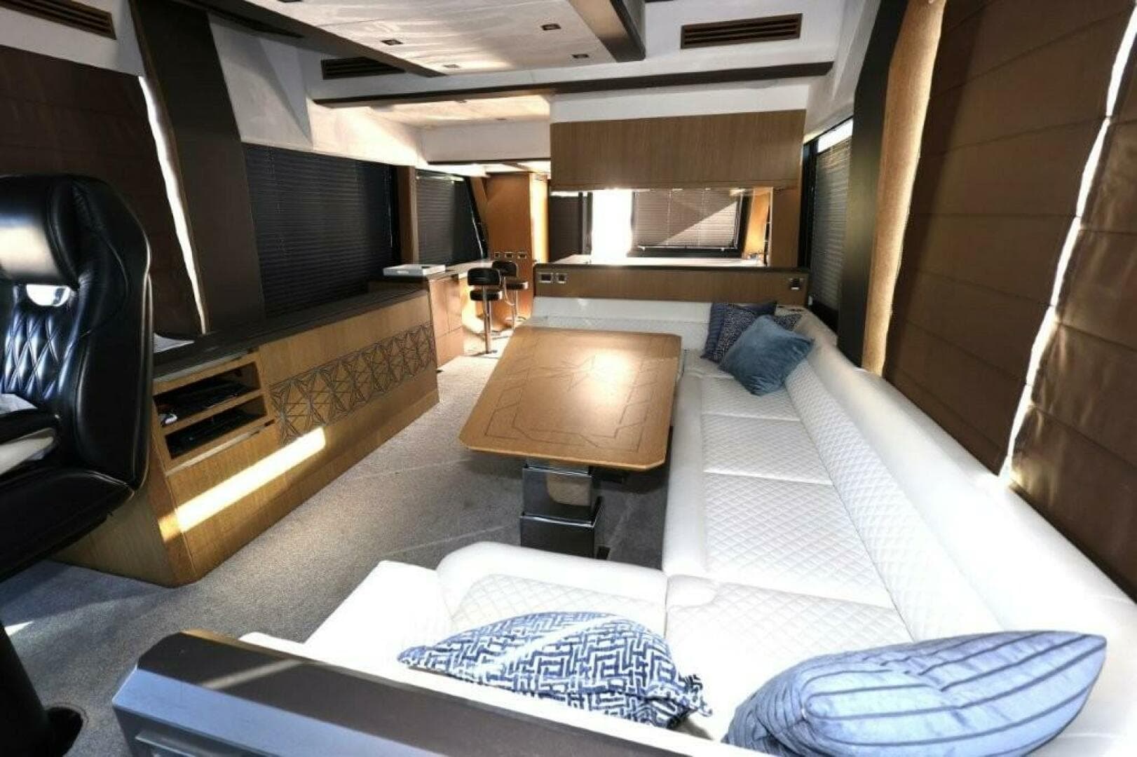 2019 Galeon 650 Sky — photo 44