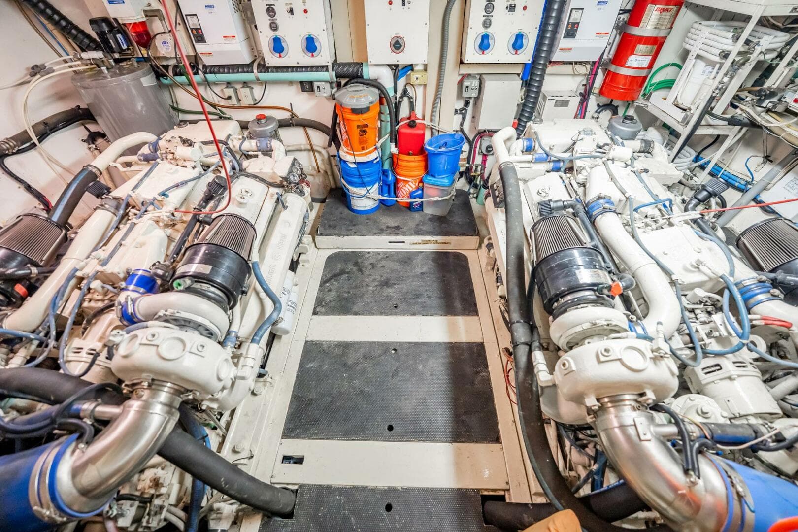 1989 Viking 63 — photo 32