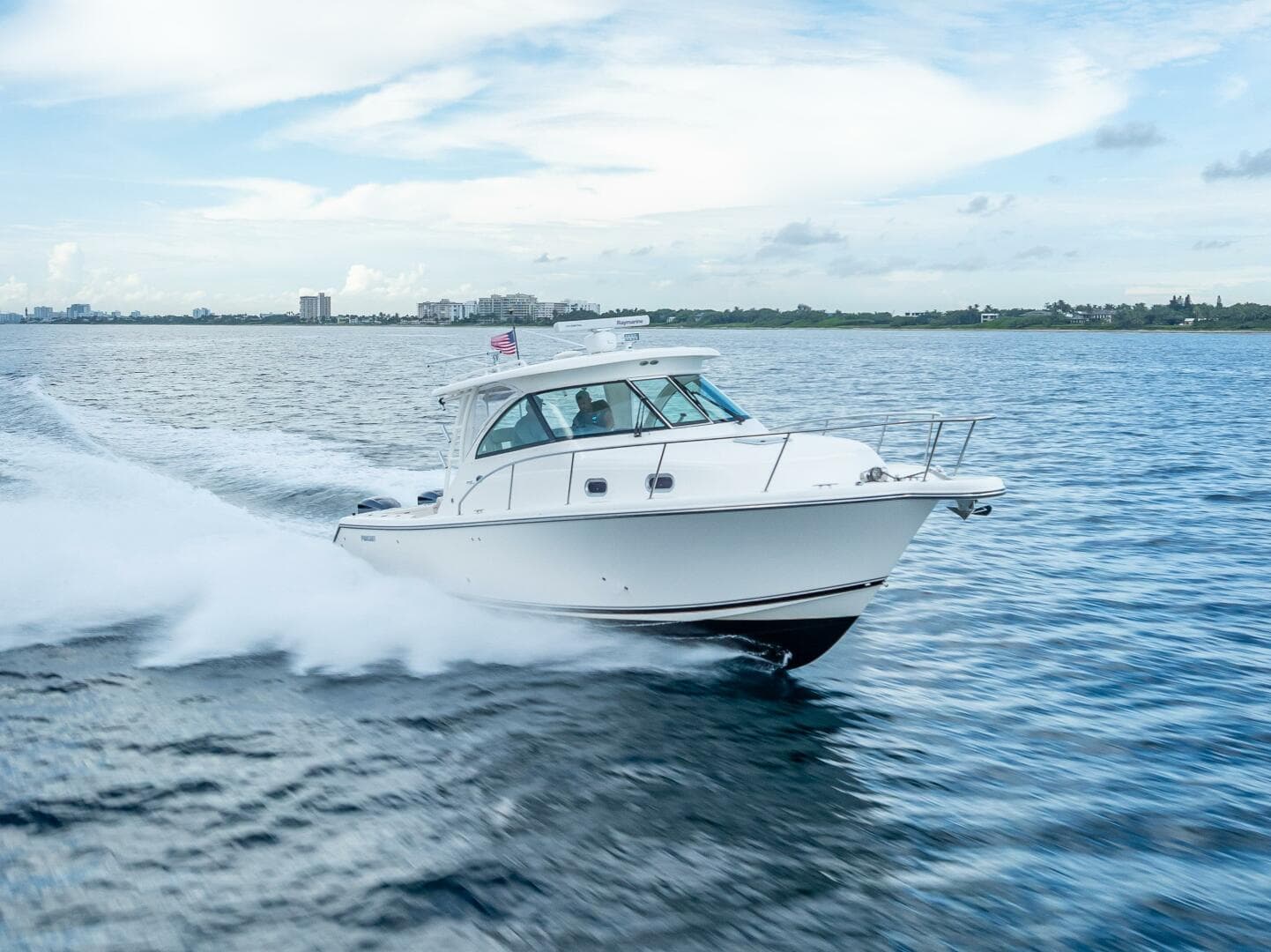 2011 Pursuit S345 Offshore — photo 18