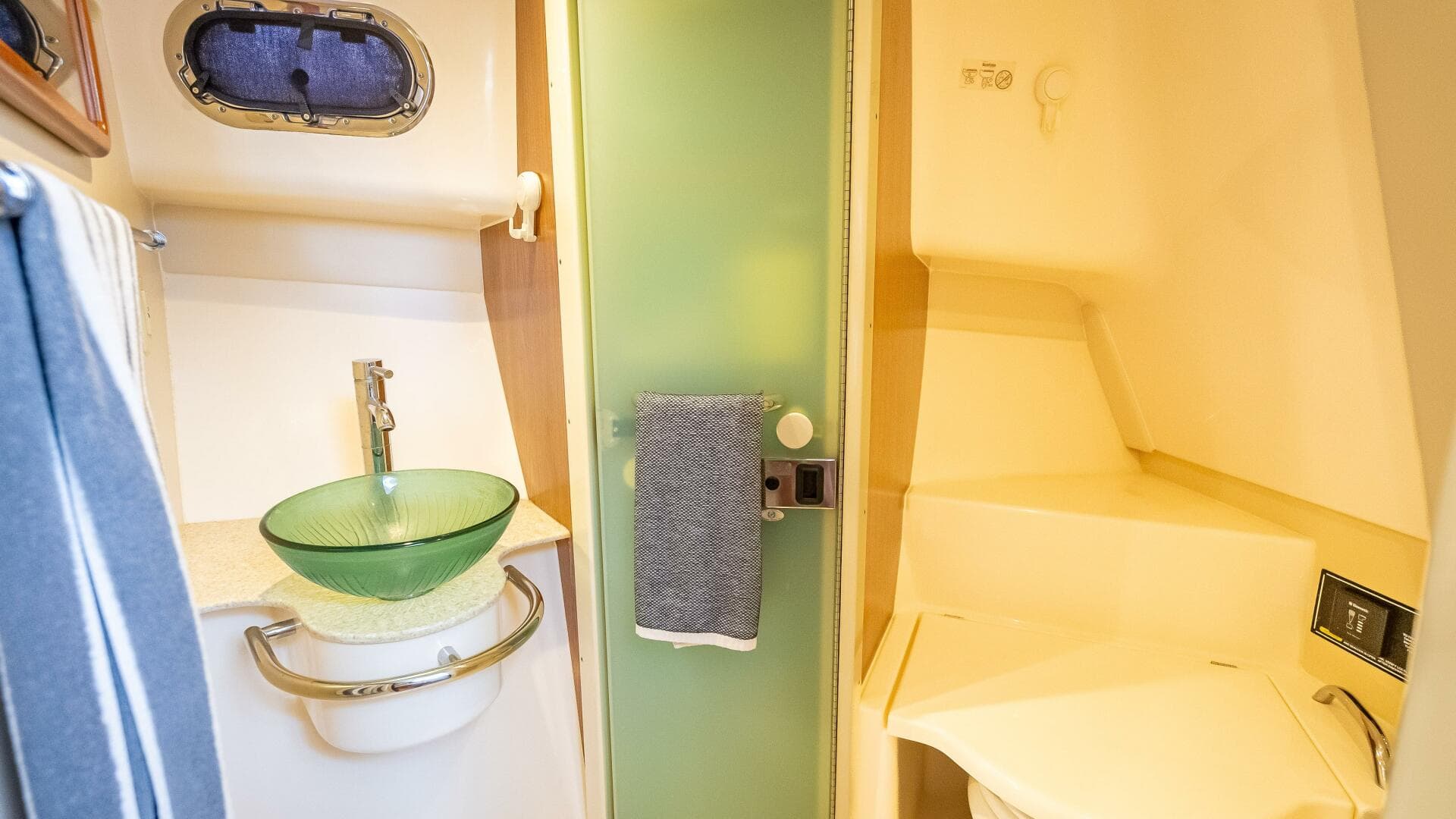 2011 Pursuit S345 Offshore — photo 64