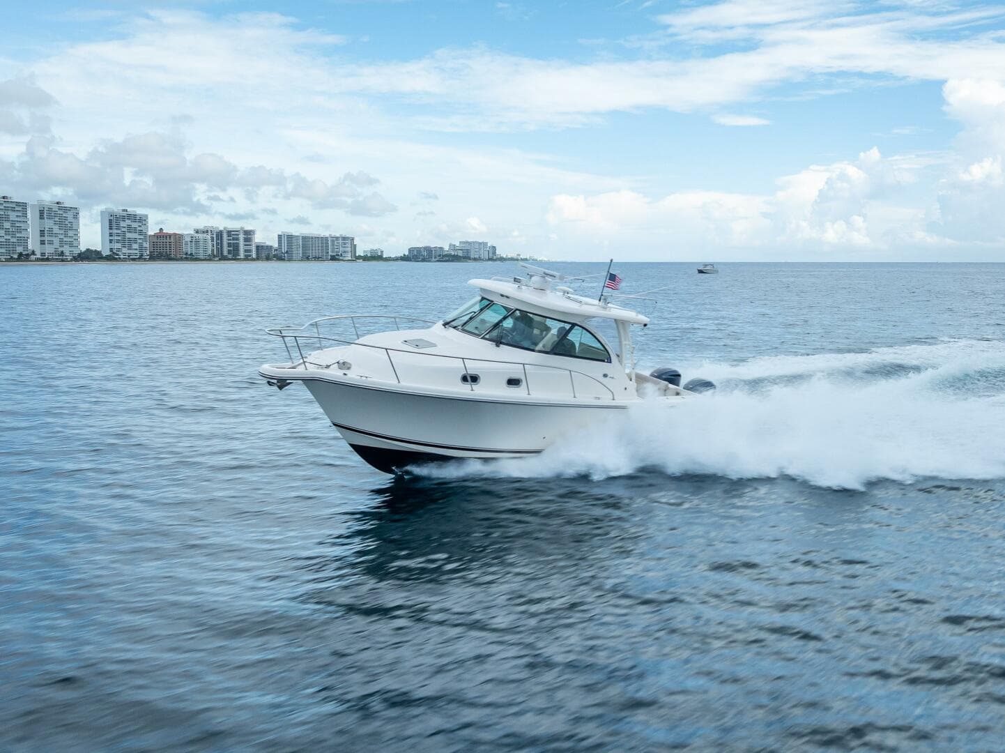 2011 Pursuit S345 Offshore — photo 24