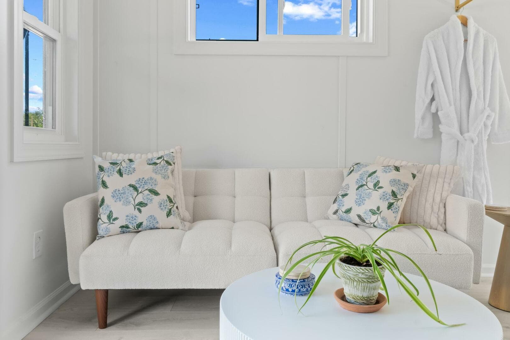 2026 Custom Hanks 26 Houseboat — photo 6