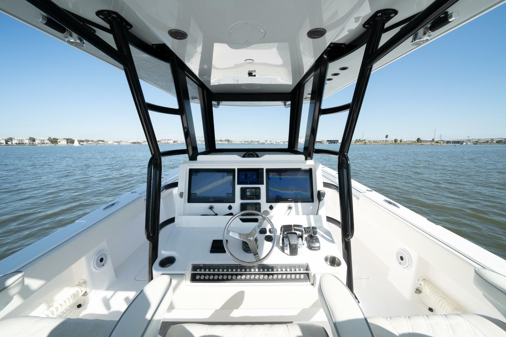 2021 Invincible 35 Catamaran — photo 2