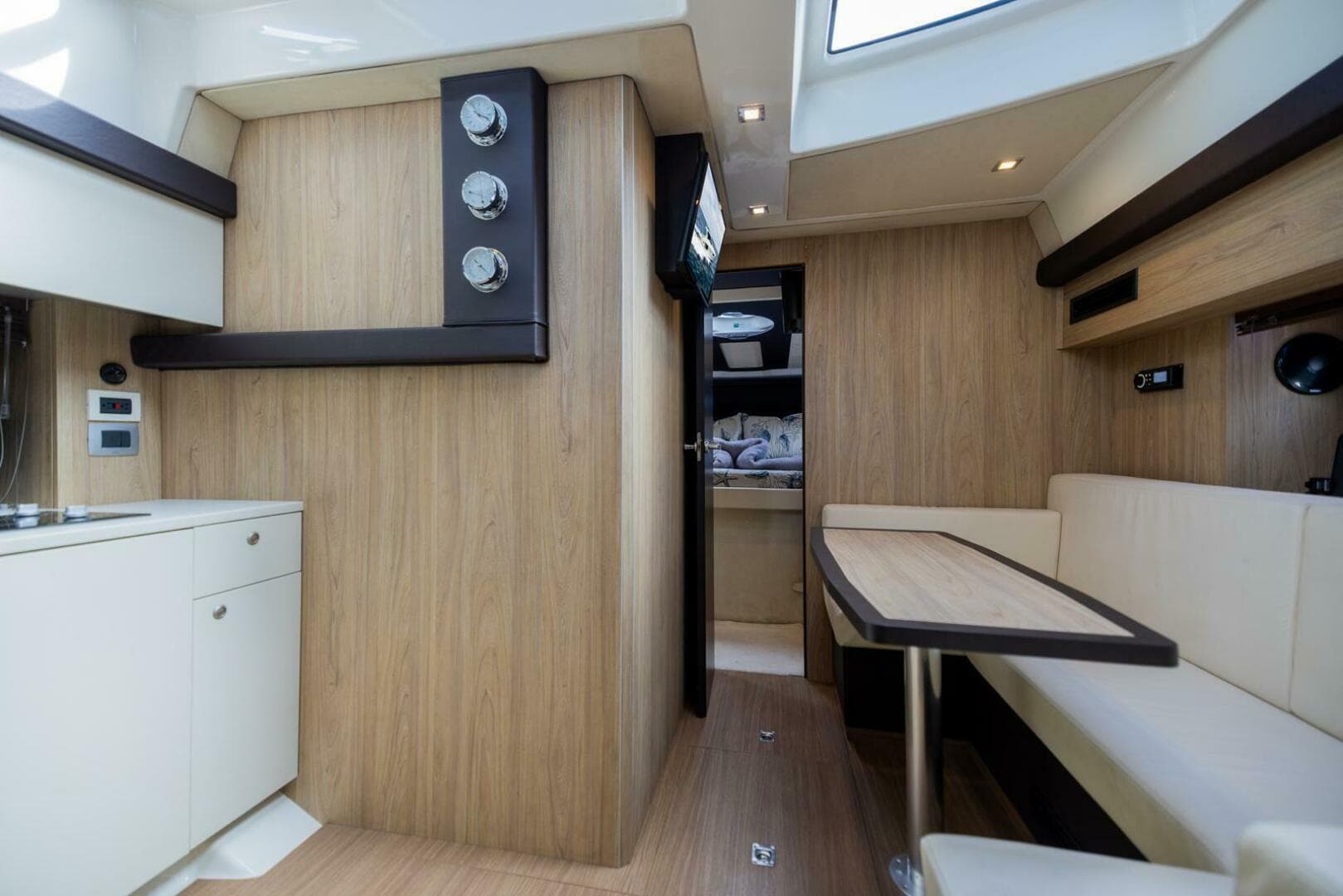 2014 Cranchi M 44 HT — photo 19