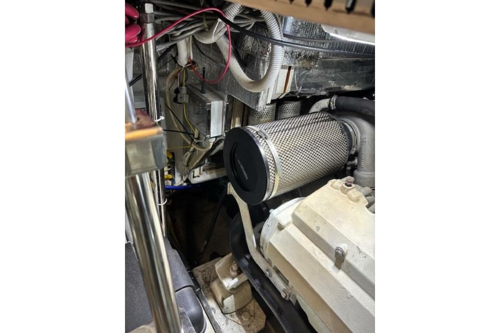 2004 Carver 466 — photo 74