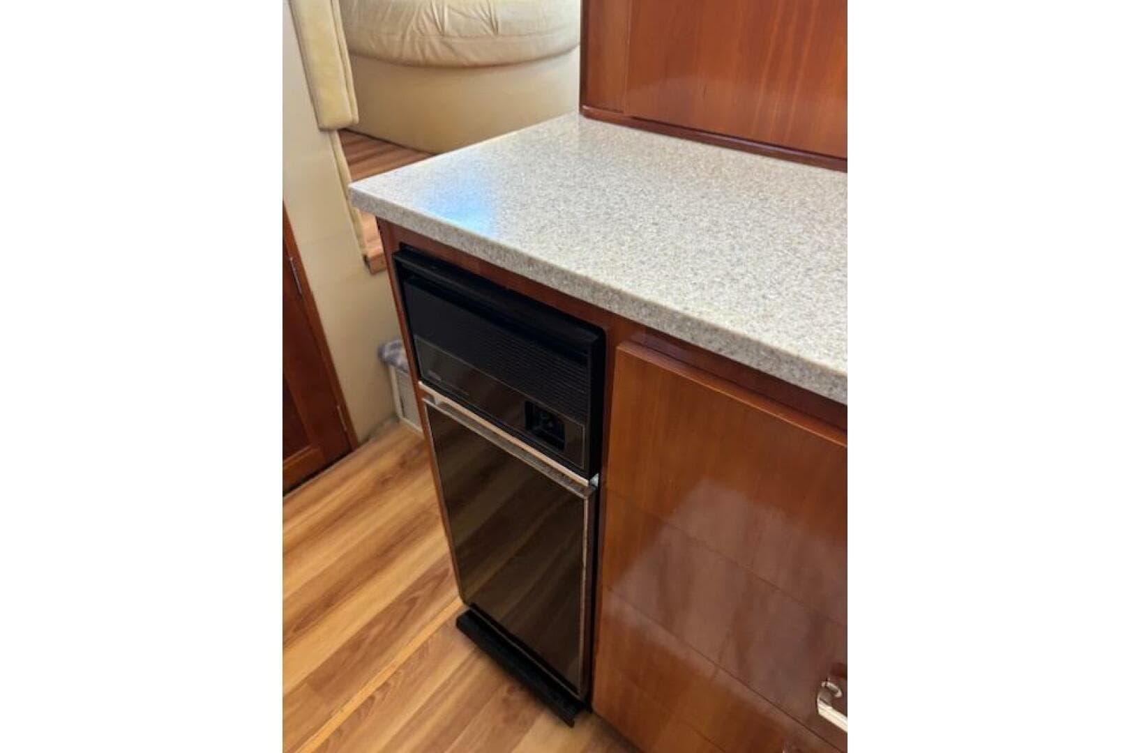 2004 Carver 466 — photo 61