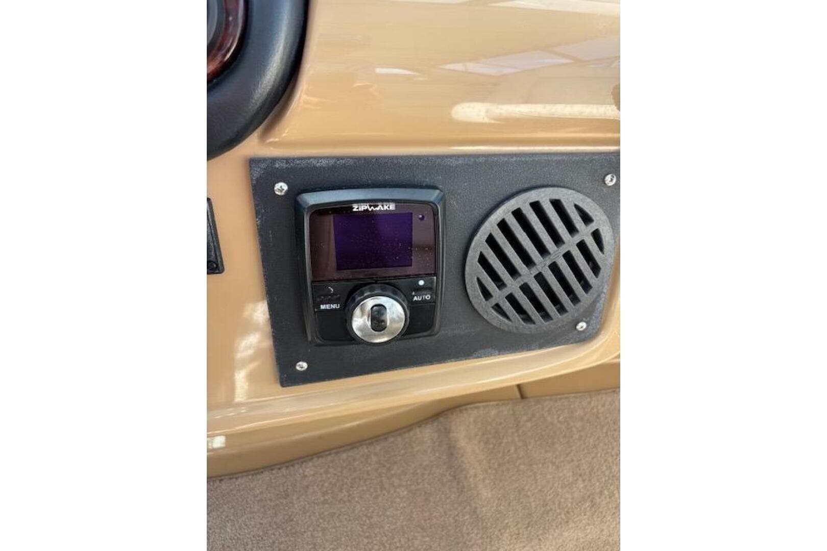 2004 Carver 466 — photo 21