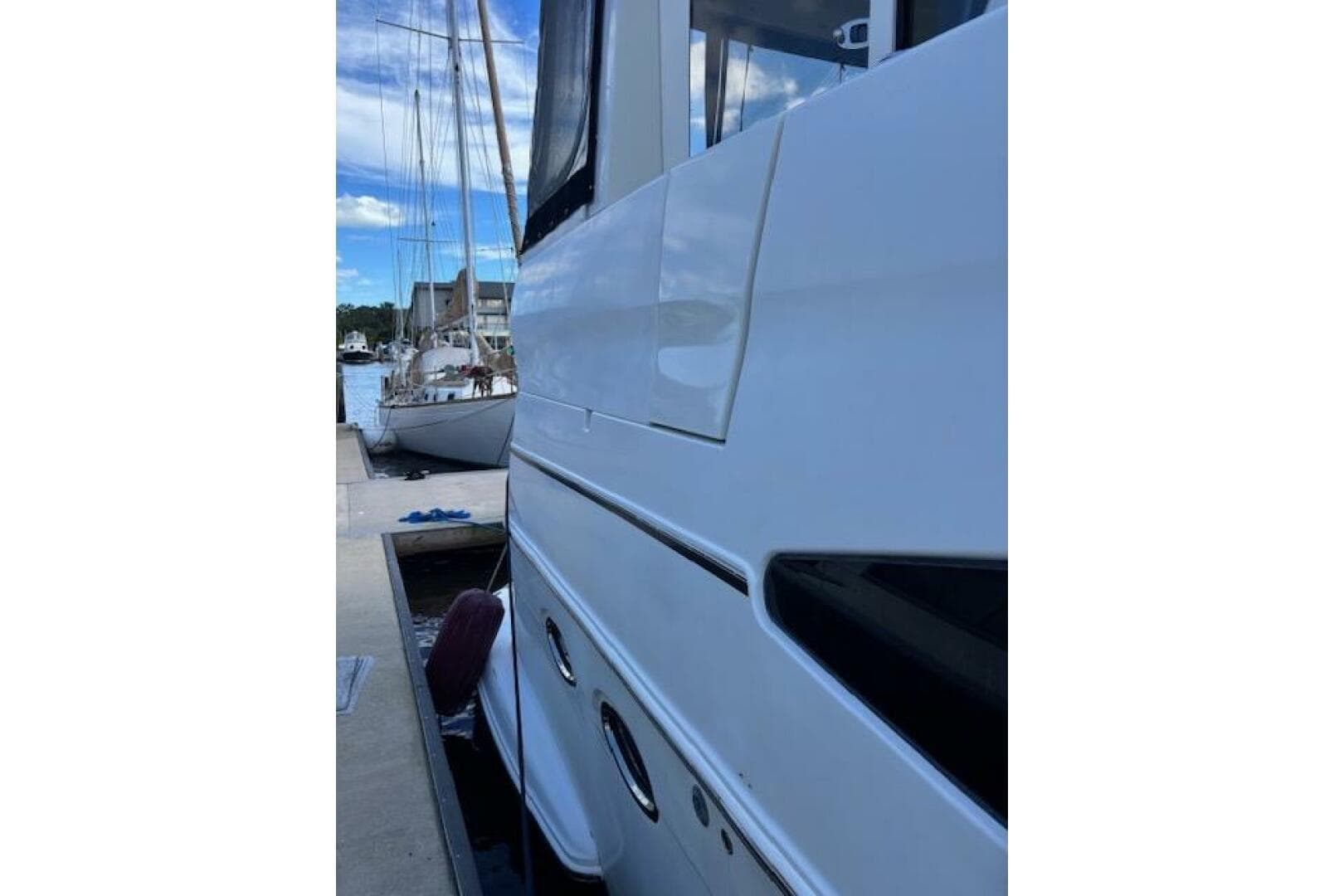 2004 Carver 466 — photo 7