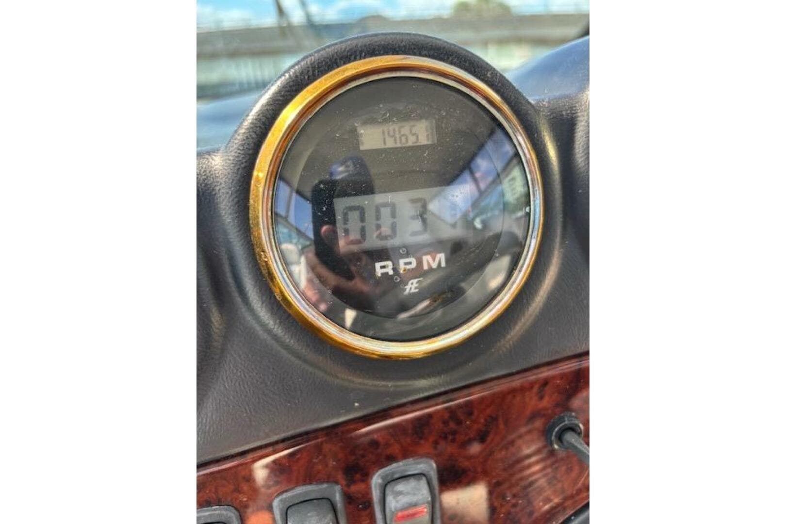 2004 Carver 466 — photo 16