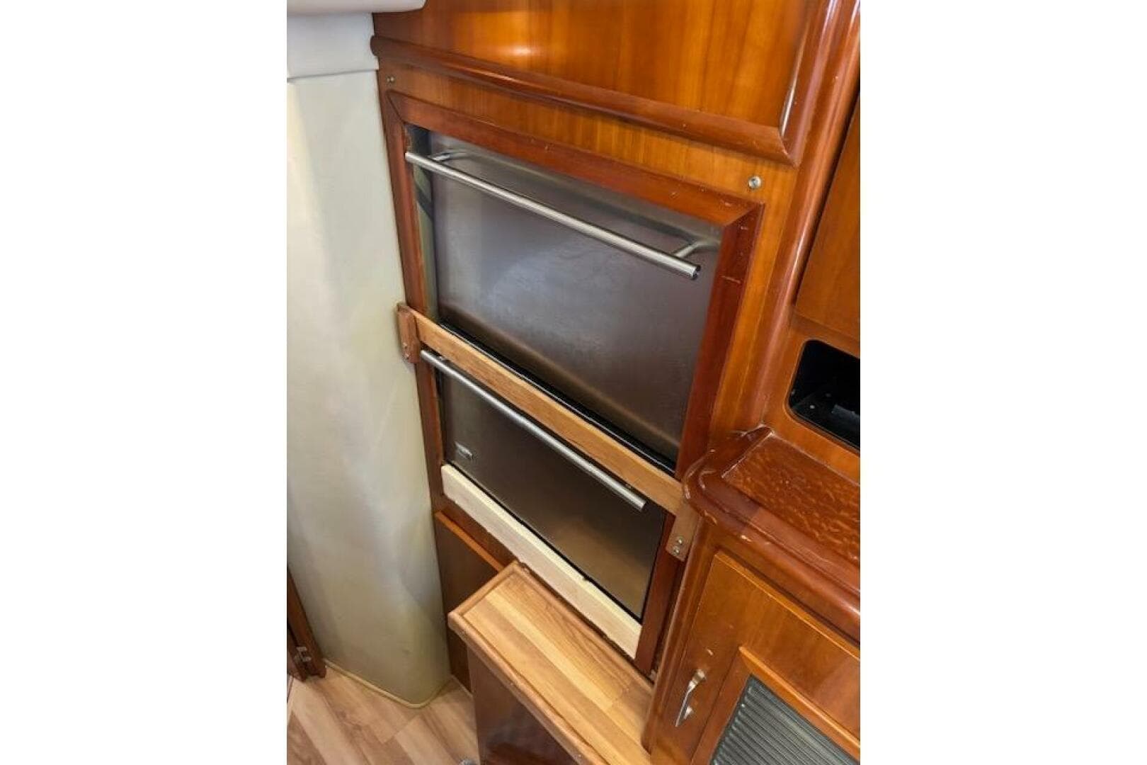 2004 Carver 466 — photo 53