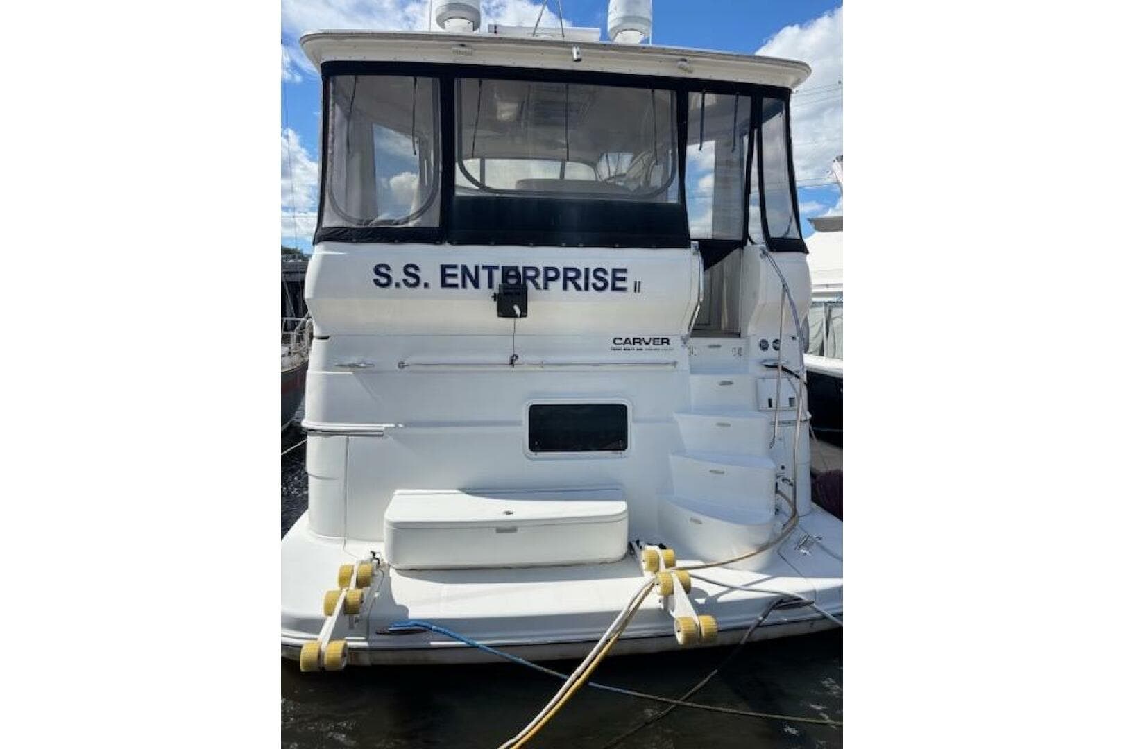 2004 Carver 466 — photo 2