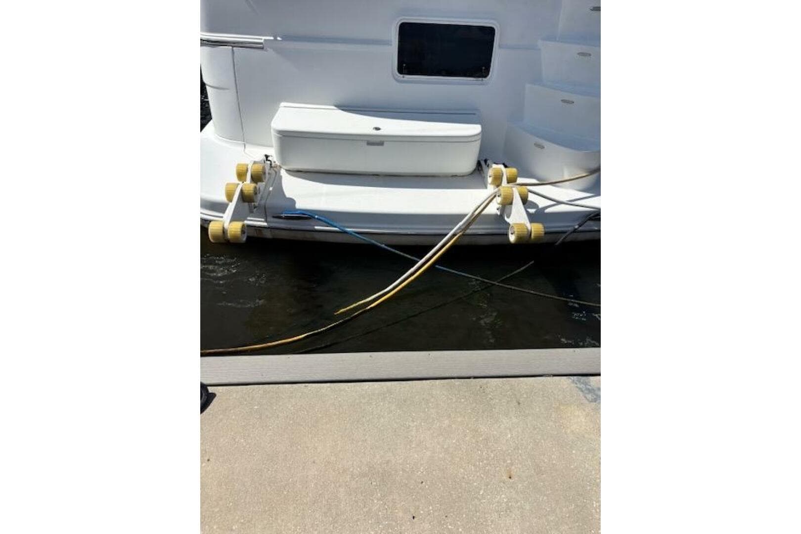 2004 Carver 466 — photo 3