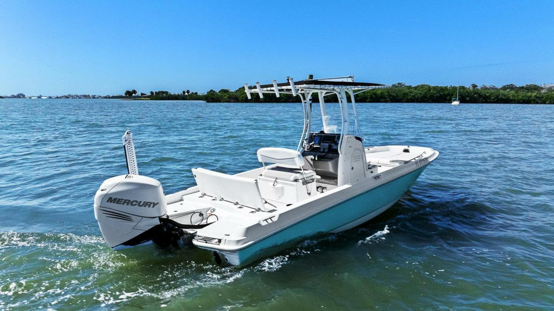 2016 Boston Whaler 210 Dauntless — photo 13