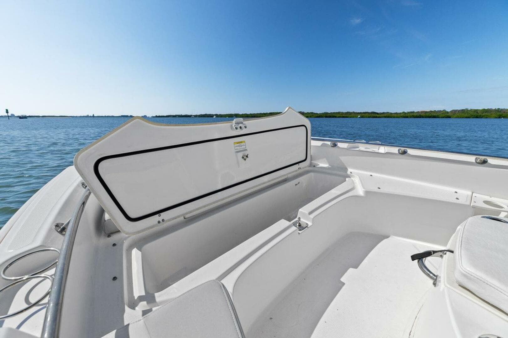 2016 Boston Whaler 210 Dauntless — photo 17