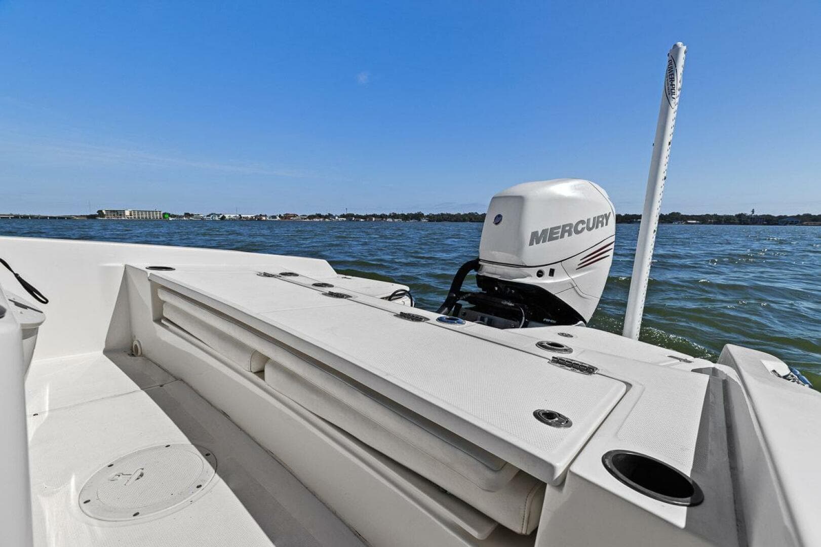 2016 Boston Whaler 210 Dauntless — photo 25