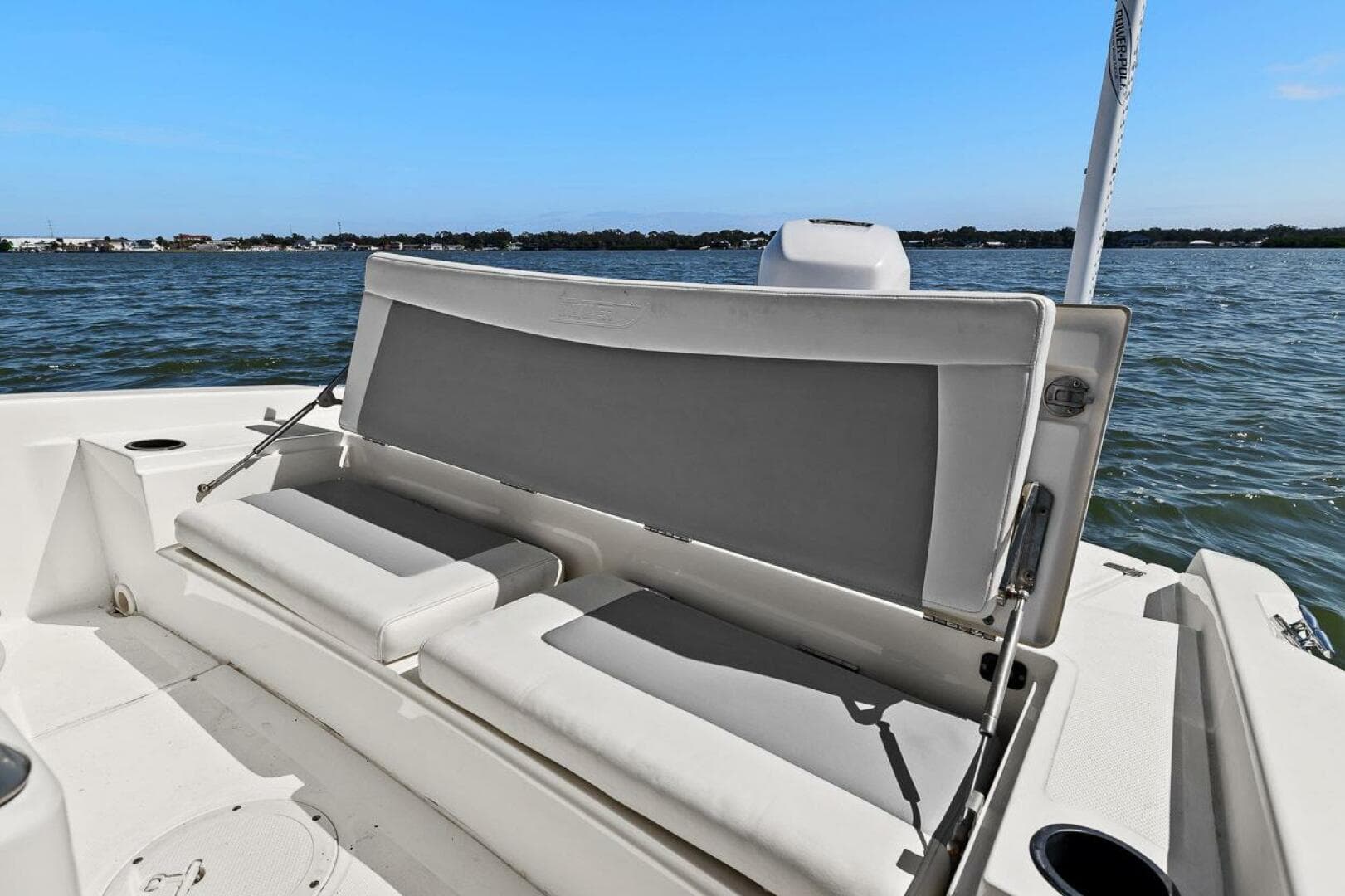 2016 Boston Whaler 210 Dauntless — photo 5
