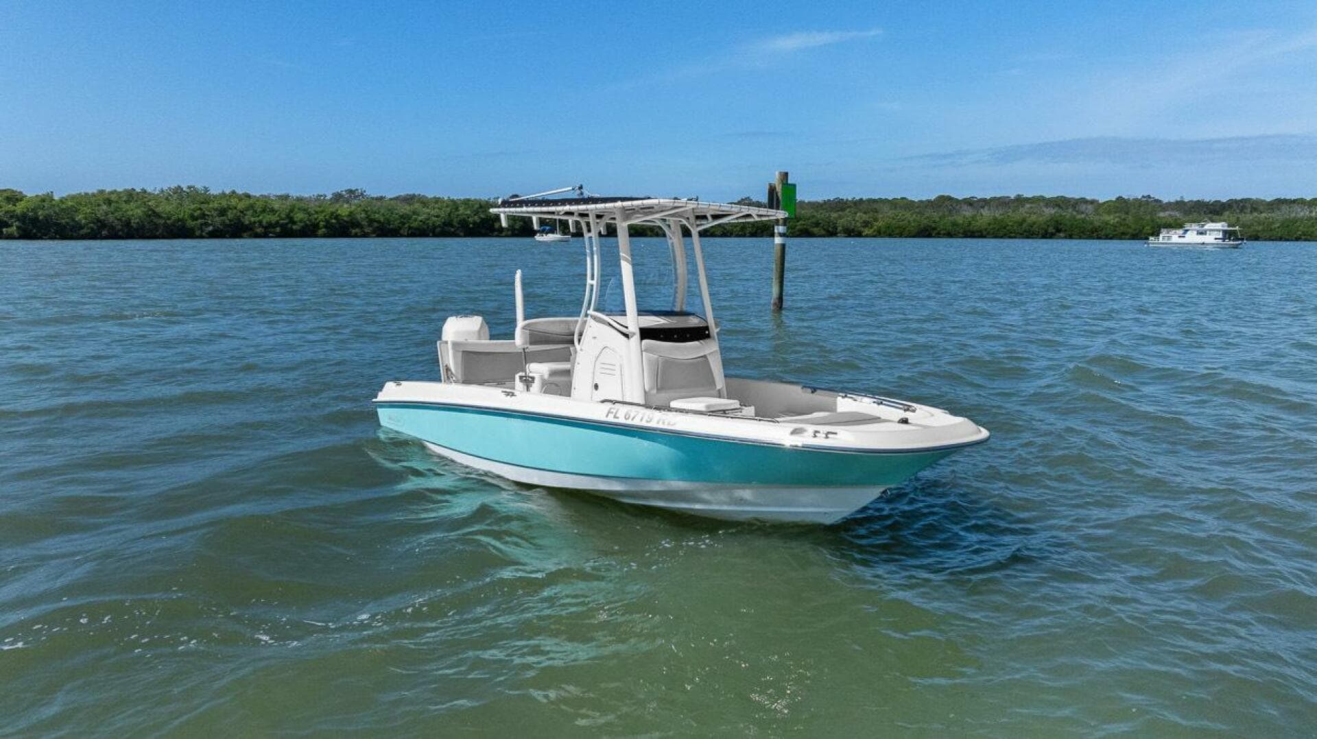 2016 Boston Whaler 210 Dauntless — photo 11
