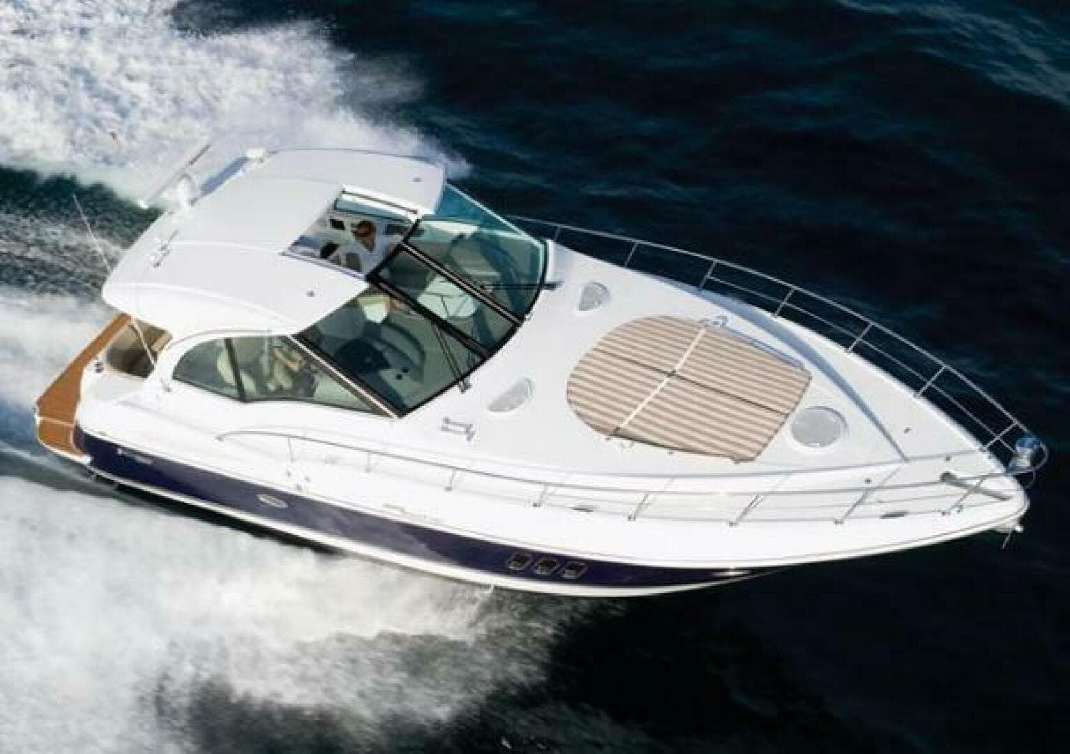 2013 Cruisers Yachts 430 Sports Coupe — photo 20