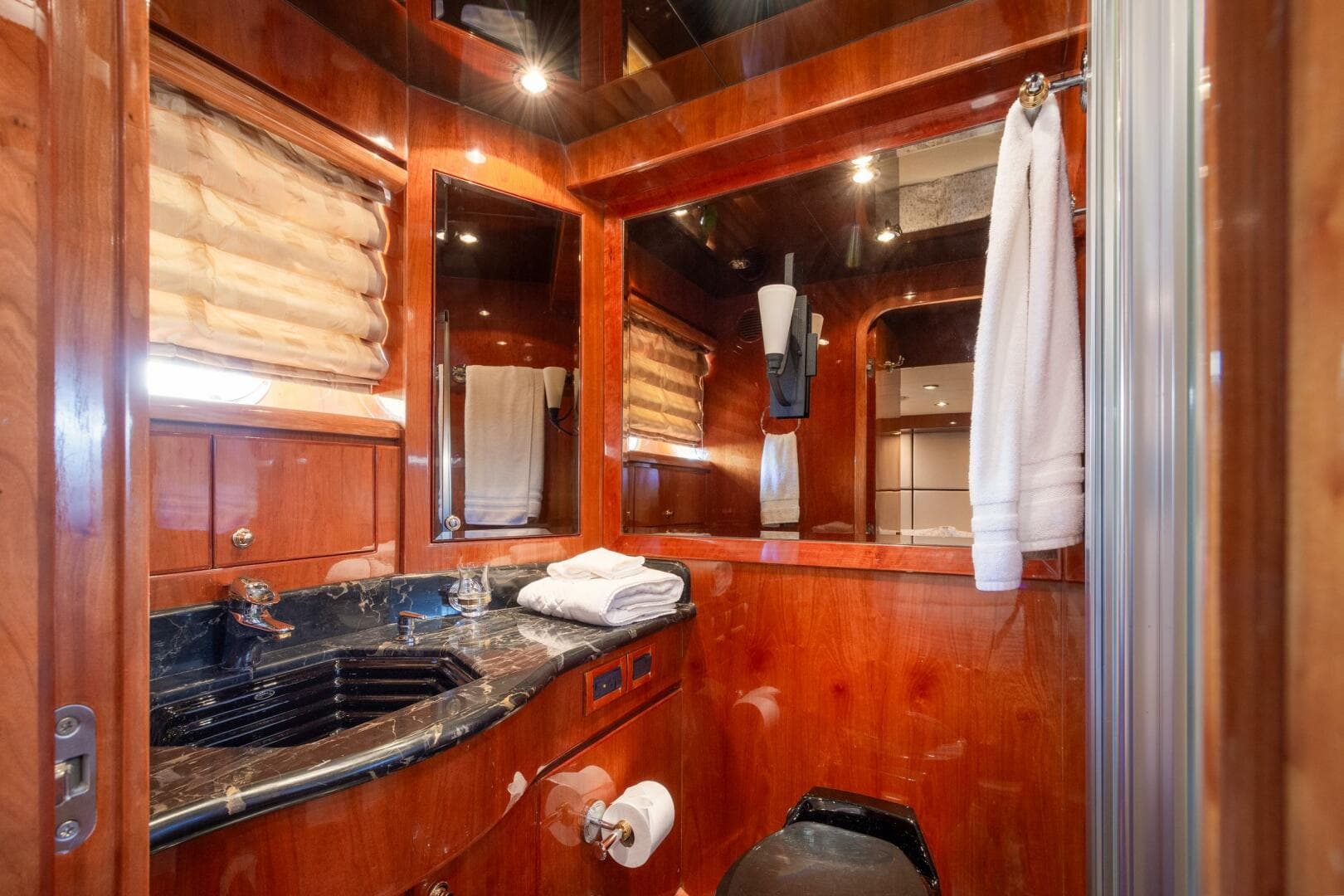 2003 Hargrave Sky Lounge — photo 24