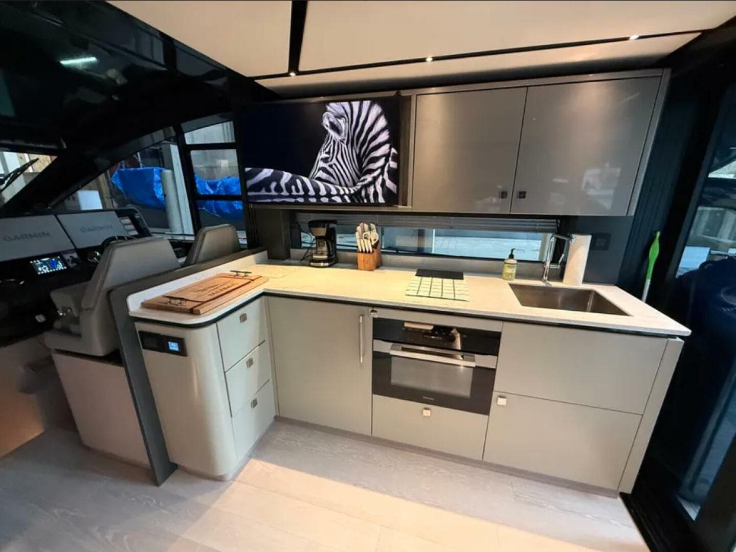 2025 Sunseeker 55 Predator — photo 3