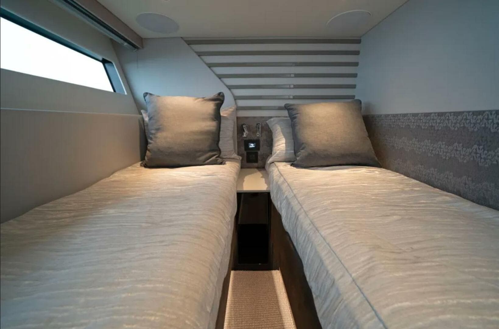 2025 Sunseeker 55 Predator — photo 22