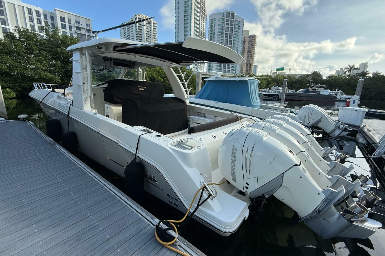 2020 Boston Whaler 420 Outrage — photo 2