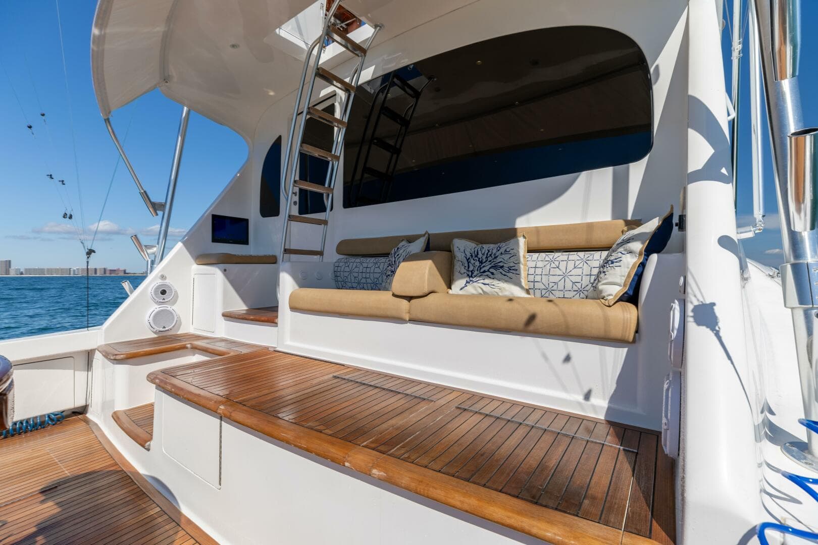 2013 Viking 76 Convertible — photo 61